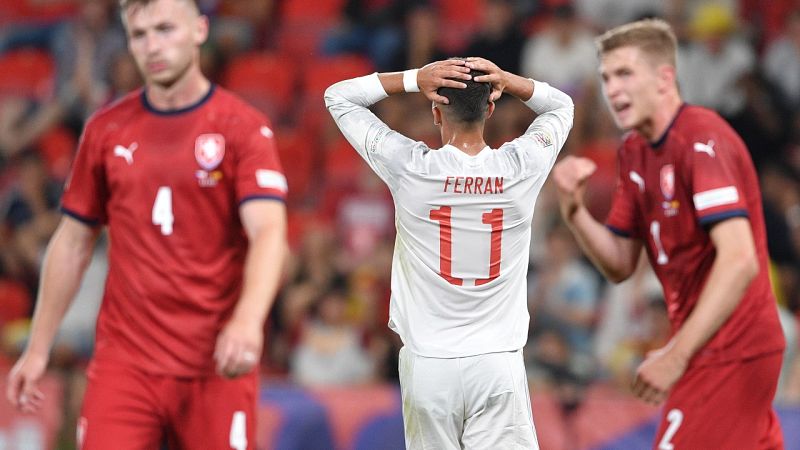 Los viejos fantasmas visitan a la Roja en Praga: las claves del República Checa 2-2 España