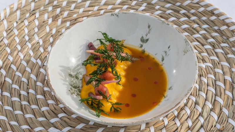Receta de salmorejo de zanahorias en escabeche con requesón