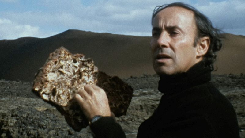 La muerte de César Manrique: ¿Inspiró 'Los abrazos rotos' de Pedro Almodóvar?