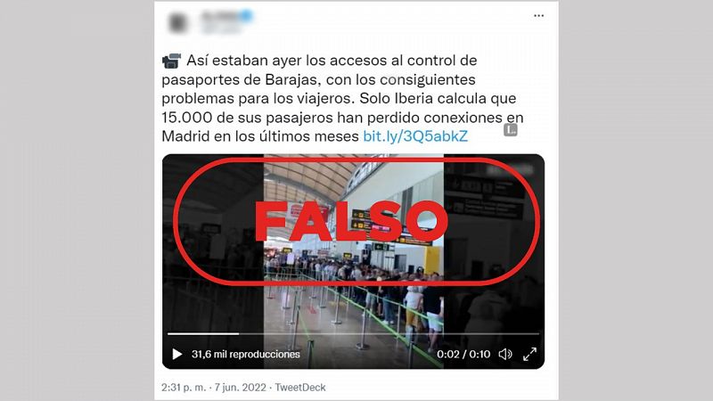 Estas colas de gente no son en el aeropuerto de Madrid, sino en Alicante