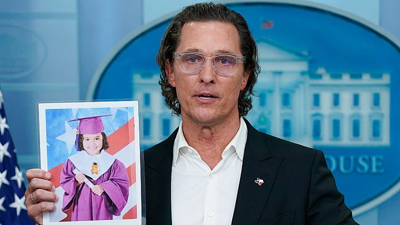 "Sus Converse fueron la única prueba para identificarla": el emotivo discurso de McConaughey tras la masacre en Texas