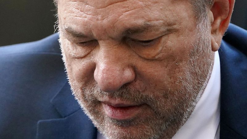 Acusan al exproductor de cine Harvey Weinstein de otros dos cargos de abusos sexuales a una mujer en Londres