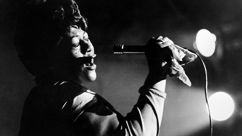 Ella Fitzgerald: de cantante callejera a ser reina del jazz