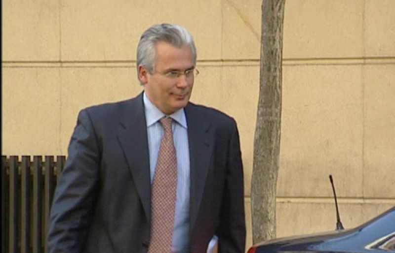 Garzón ve indicios contra al menos dos aforados nacionales relacionados con el caso Gürtel