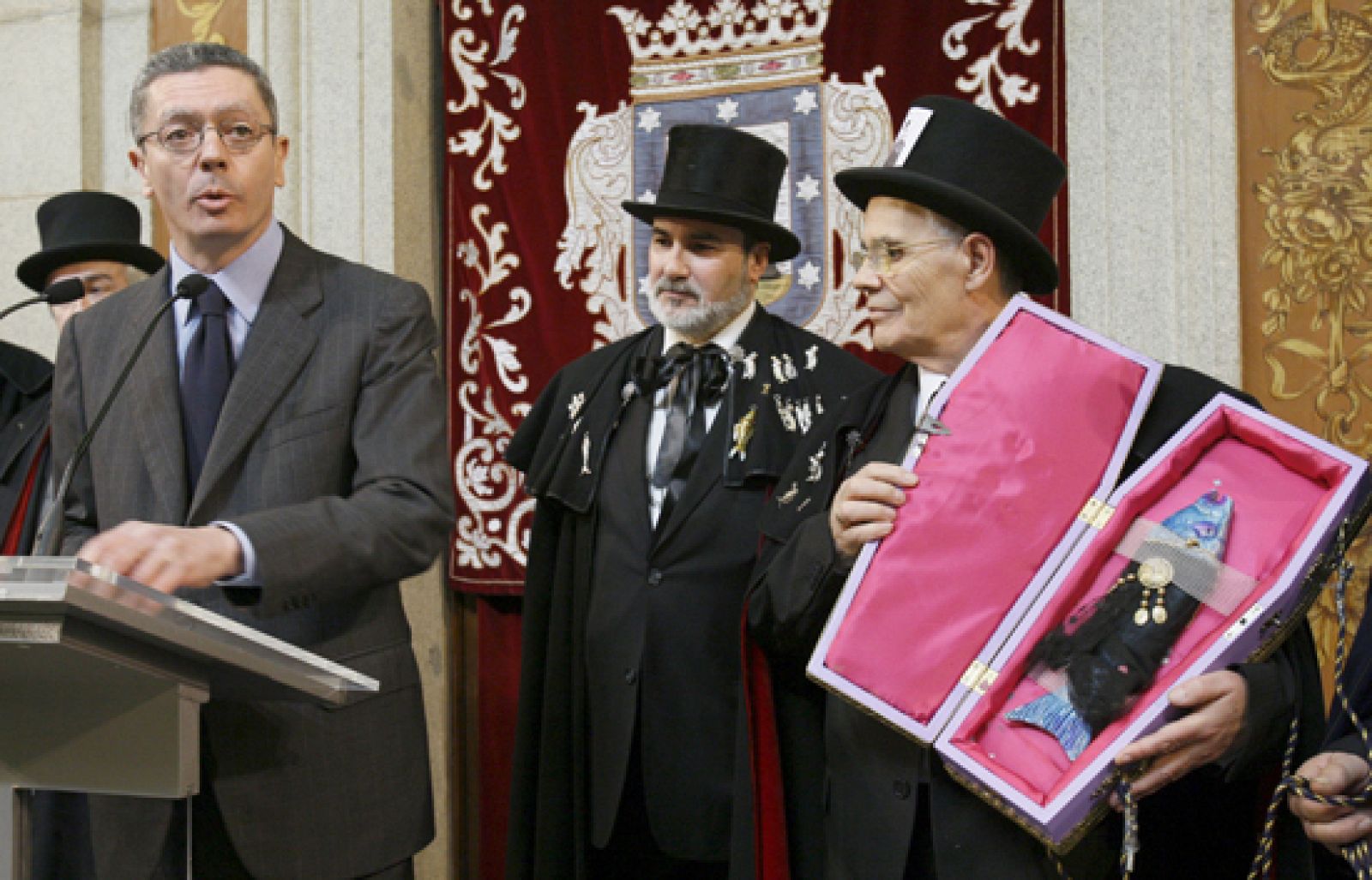 El alcalde de Madrid, Alberto Ruíz Gallardón, ha dado un discurso carnavalesco lleno de dobles sentidos.