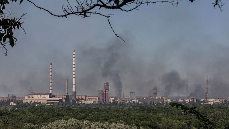 Ucrania intenta mantener la planta química de Azot mientras Rusia corta las vías de abastecimiento