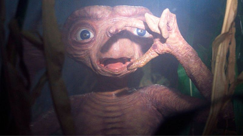 Todas las veces que viste a E.T. en otras películas y series y no te habías dado cuenta