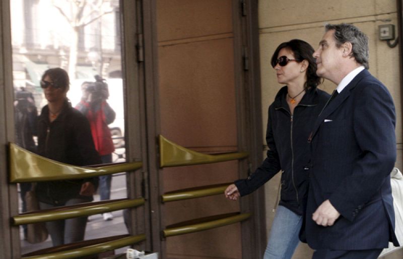 Garzón deja en libertad a otros seis imputados del caso Gürtel tras prestar declaración