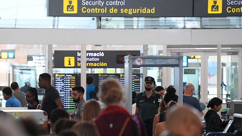 L'Aeroport del Prat torna a l'activitat frenètica
