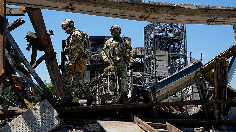 Rusia castigará con hasta 20 años de cárcel a los militares que se pasen al bando enemigo en la guerra