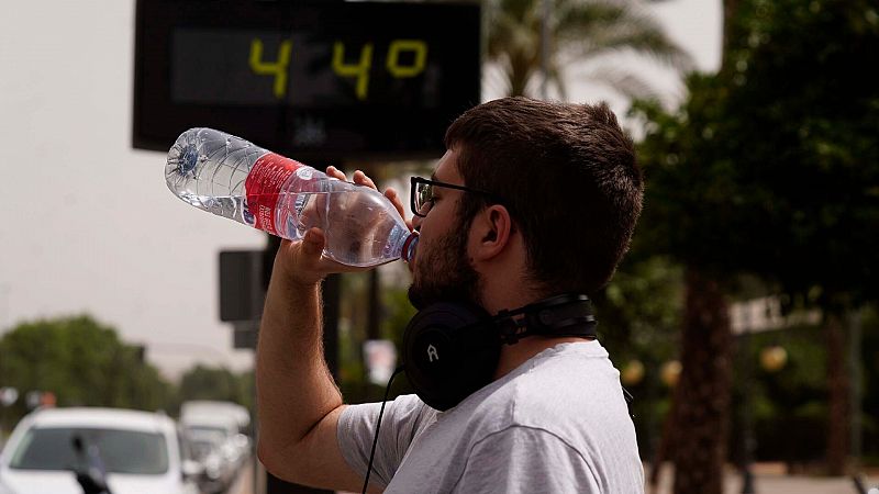 La ola de calor que derrite España se mantendrá al menos hasta el sábado