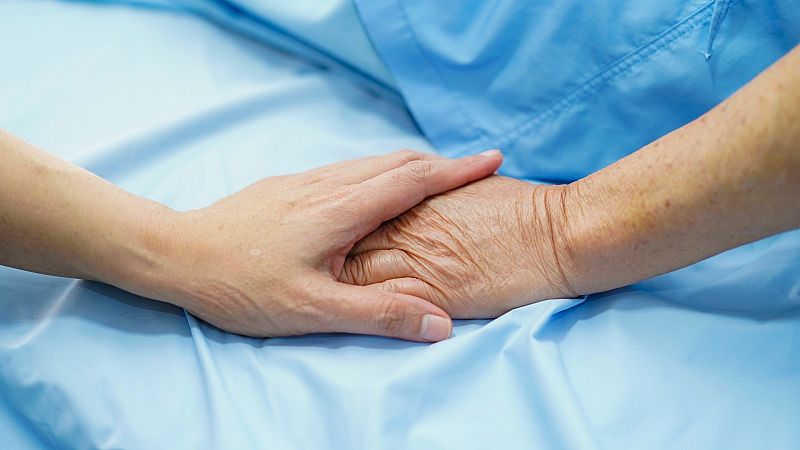 Un año de la ley de eutanasia: del aprendizaje de los sanitarios a la "gratitud" de los solicitantes y sus familias
