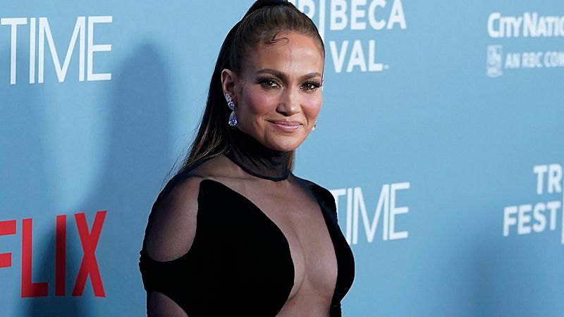 Jennifer Lopez presenta a su hije Emme utilizando solo el género neutro: "Elle es mi compañere de dueto favorite"