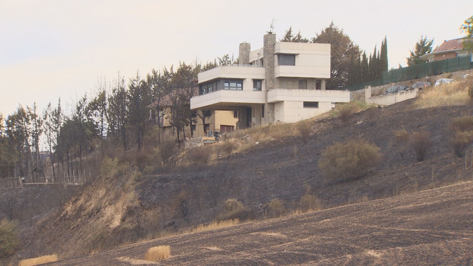Fuego, viento y suerte en una calle de Obanos - Telenavarra | Ver
