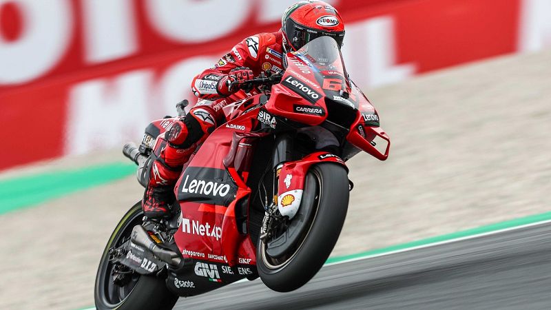 Bagnaia reina en el caos de Assen con Augusto Fernández ganador en Moto2