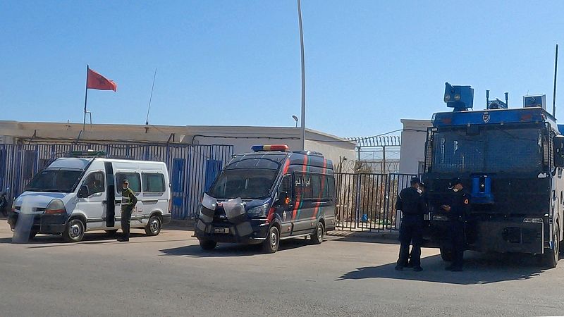 La Policía marroquí detiene a 59 subsaharianos y frustra un intento de salto de la valla de Ceuta