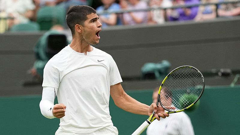Alcaraz sobrevive a Struff y Djokovic hace uso de su condición de favorito en Wimbledon