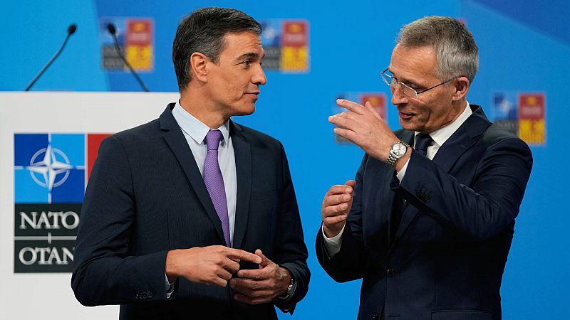 Stoltenberg afirma ante Sánchez que la cumbre será "crucial" para reforzar la OTAN frente a "un mundo más peligroso"