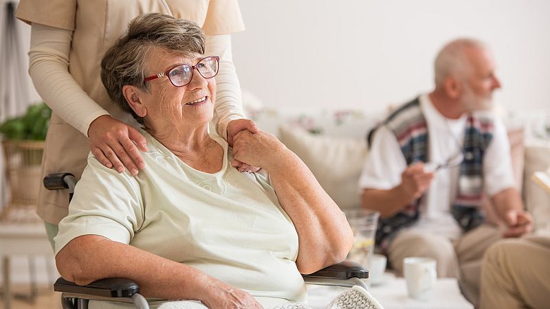 Gobierno y CCAA aprueban el nuevo modelo de residencias: máximo 120 plazas por centro y atención más personalizada