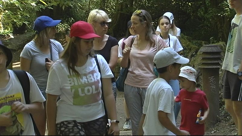 Nenos refuxiados ucranos participan en campamentos de vern, abertos tamn s familias de acollida