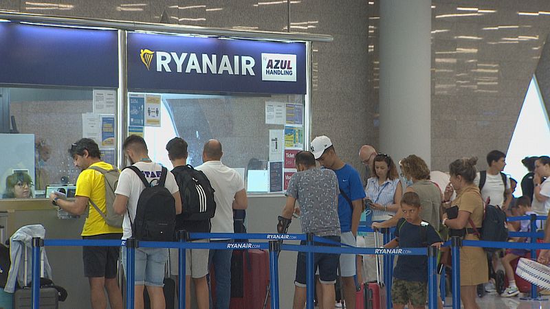 Jornada de retards i cancel·lacions a l'aeroport de Palma