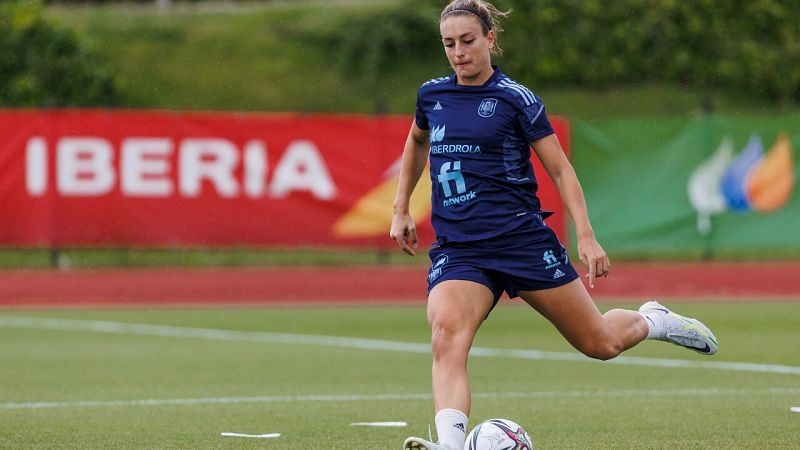 Alexia Putellas, primera jugadora española en alcanzar los cien partidos con la Selección