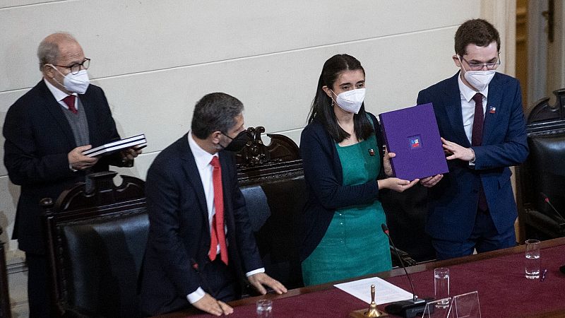 Chile se acerca a un cambio histórico con la presentación de una Constitución con perspectiva de género