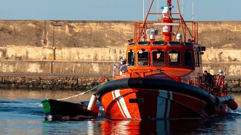 Mueren una veintena de migrantes malienses tras un naufragio cerca de las costas libias