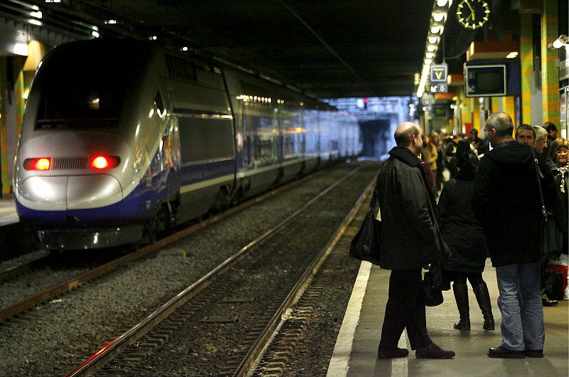 Francia vive una jornada de huelga en el sector ferroviario en pleno inicio vacacional