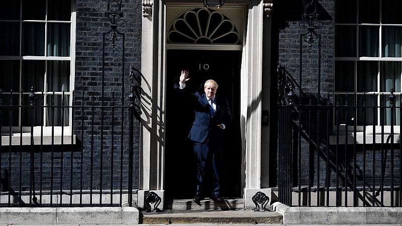 Boris Johnson cede a la presión y acepta dimitir: "Tiene que haber un nuevo primer ministro. Nadie es indispensable"