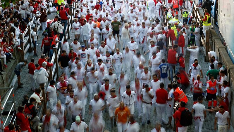 San Fermín, más allá de los encierros: gigantes, cabezudos y comparsas durante el fin de semana