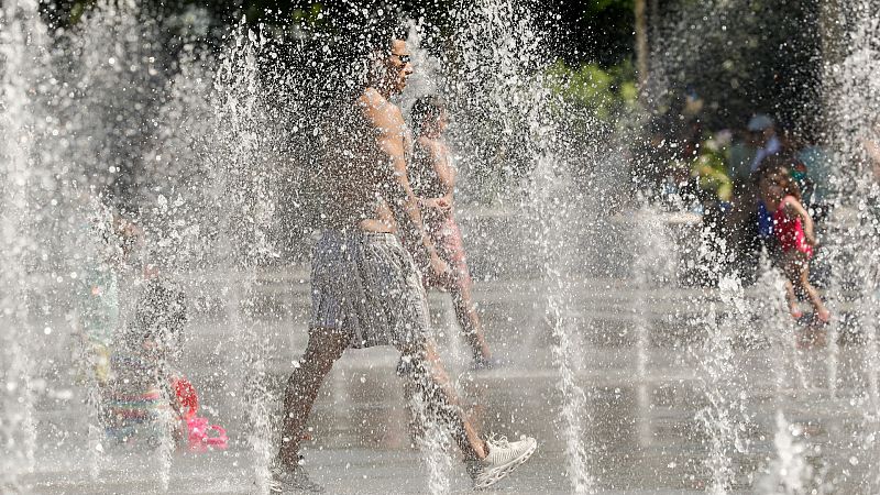 Más de media España en alerta por la ola de calor con temperaturas de hasta 43 grados
