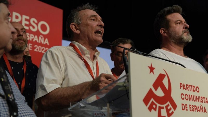 El PCE reelige a Enrique Santiago como secretario general con un 54% de apoyo