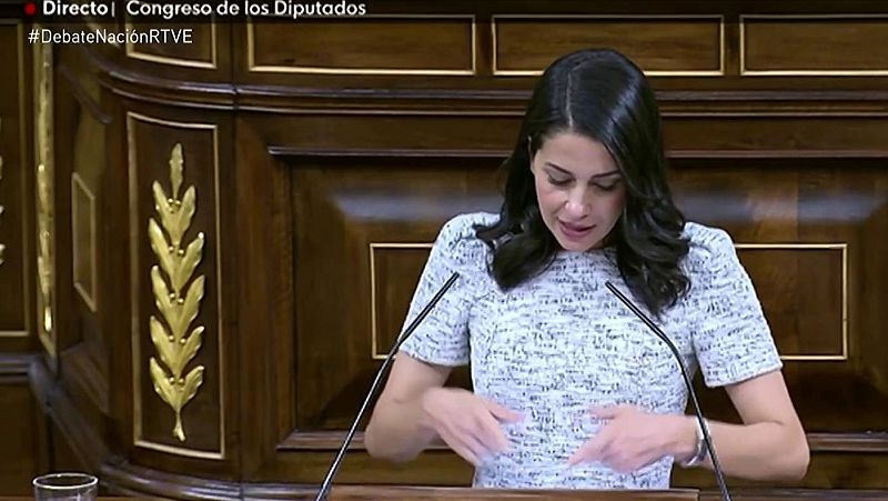 Arrimadas califica de "desastroso" el balance de Sánchez y le acusa de hacer "propaganda" y gobernar "sin escrúpulos"