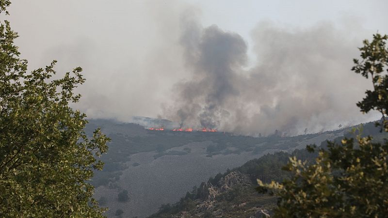 Los incendios se recrudecen en Cáceres con focos de gran intensidad en Las Hurdes y en Casas de Miravete