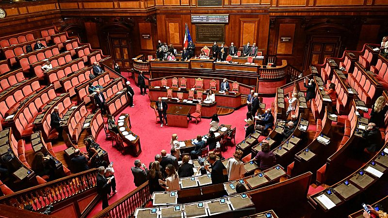 La política italiana, dividida y en crisis: entre una nueva investidura a Draghi y el adelanto electoral