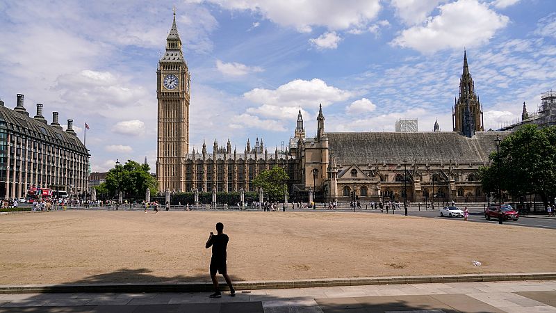 La ola de calor se extiende por toda Europa: Reino Unido declara por primera vez la alerta roja