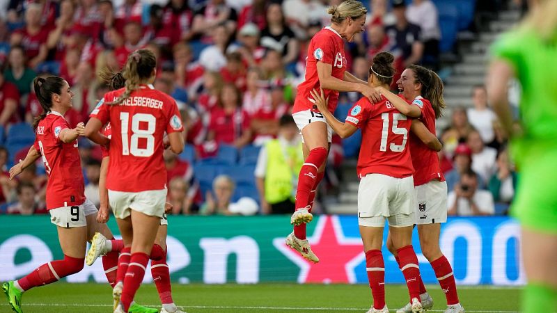 Austria acompaa a Inglaterra a cuartos de final en el Grupo A tras vencer a Noruega