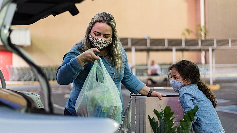 La inflación aplasta a las familias: "Hemos dejado de comprar carne y comemos pasta y huevos"