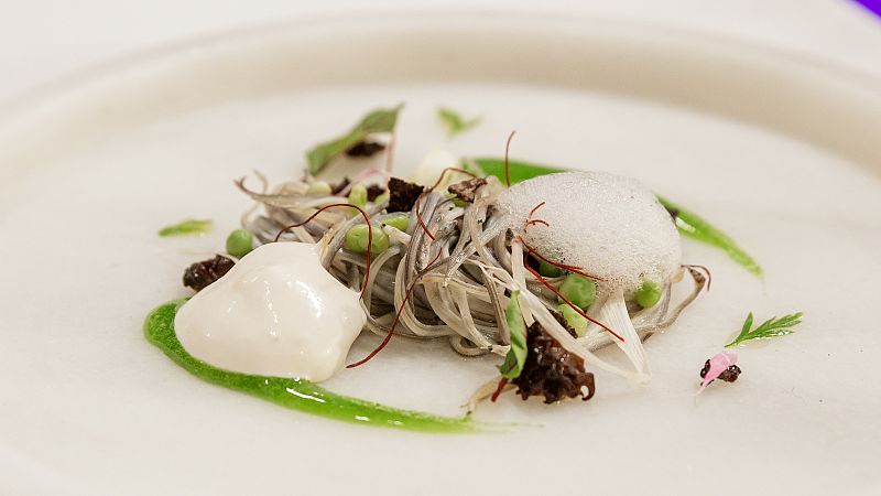 Receta de angulas con guisante lágrima y aire de espárragos "Primavera" de Verónica