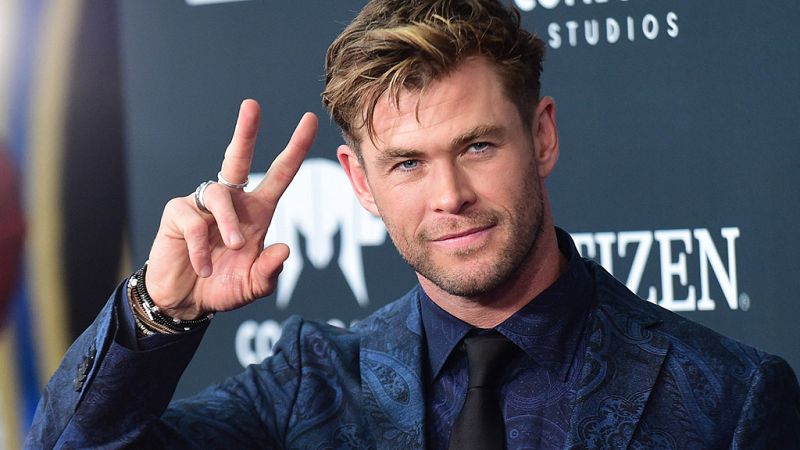 Chris Hemsworth 'trolea' a toda España y a su mujer con esta tarta de cumpleaños