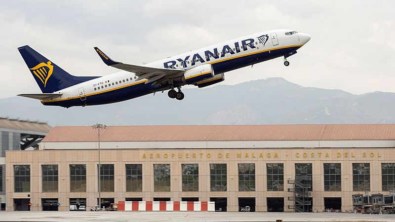 Ryanair alcanza acuerdos de cinco años con los sindicatos de pilotos españoles y franceses