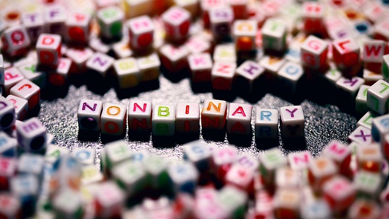 ¿Elles? ¿elle? Los pronombres no binarios y su no-aceptación por la RAE