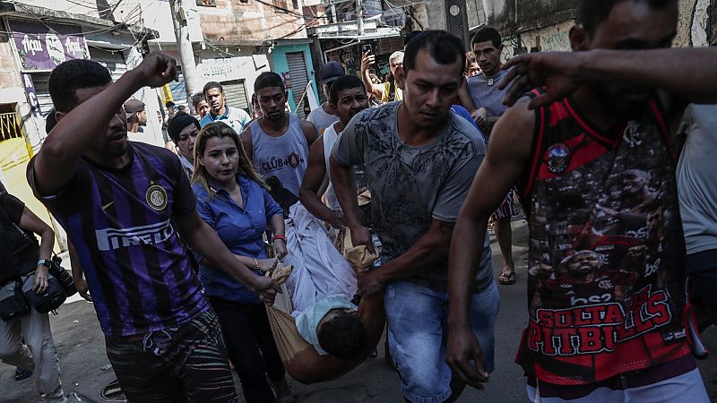 Al menos 18 muertos en un operativo policial contra el crimen organizado en una favela de Río de Janeiro