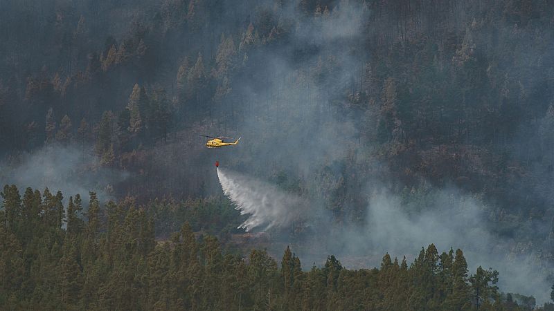 Desalojadas cinco localidades en Burgos por un incendio de nivel 2, mientras el fuego mejora en Tenerife