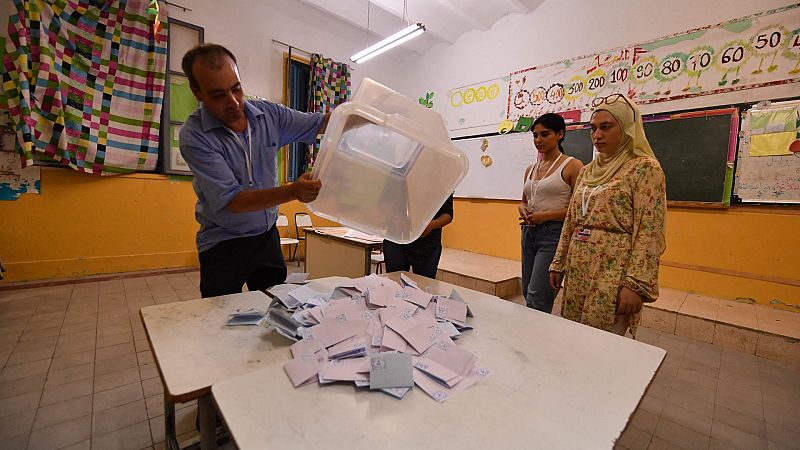 Túnez aprueba su reforma constitucional con una mínima participación en el referéndum