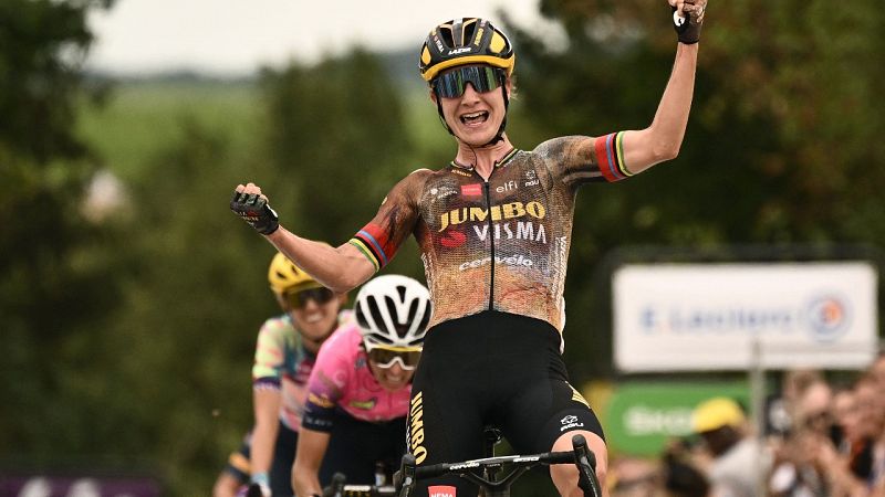 La neerlandesa Marianne Vos, nueva líder del Tour de Francia tras ganar la segunda etapa
