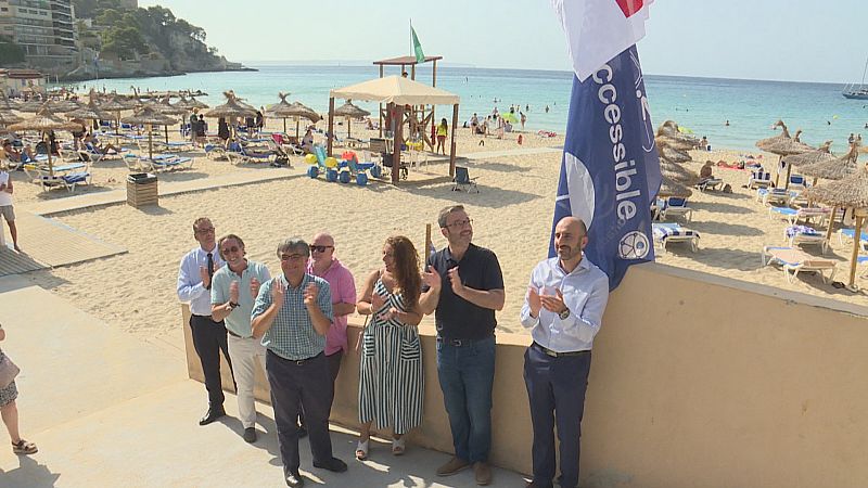 La platja de Cala Major obté la certificació com a punt de bany accessible