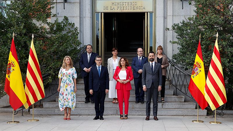 Gobierno y Generalitat acuerdan "superar la judicialización" del conflicto y "proteger e impulsar" la lengua catalana