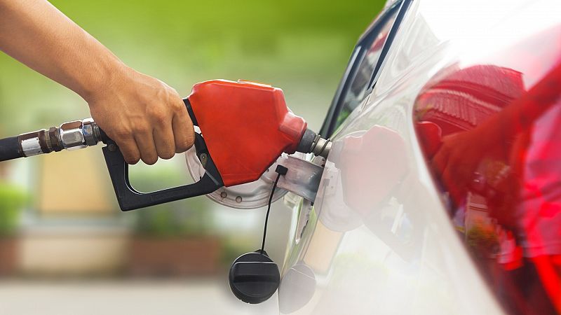 El precio de la gasolina y el diésel sigue bajando a las puertas de la operación salida de agosto